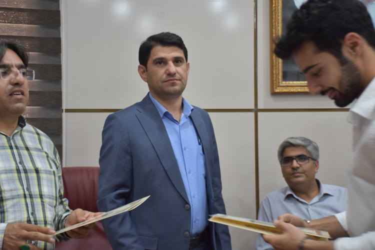 مراسم تقدیر از برگزارکنندگان اولین جشنواره بینالمللی شناورهای کارتنی برگزار شد.