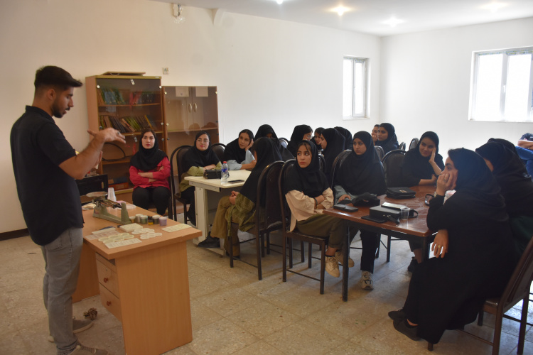 دومین جلسه کارگاه آموزش رزین