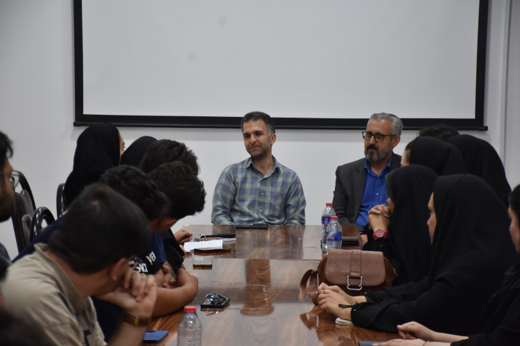نشست دبیران کانون های فرهنگی و هنری دانشگاه علوم وفنون دریایی خرمشهر با معاون و مدیر فرهنگی واجتماعی دانشگاه